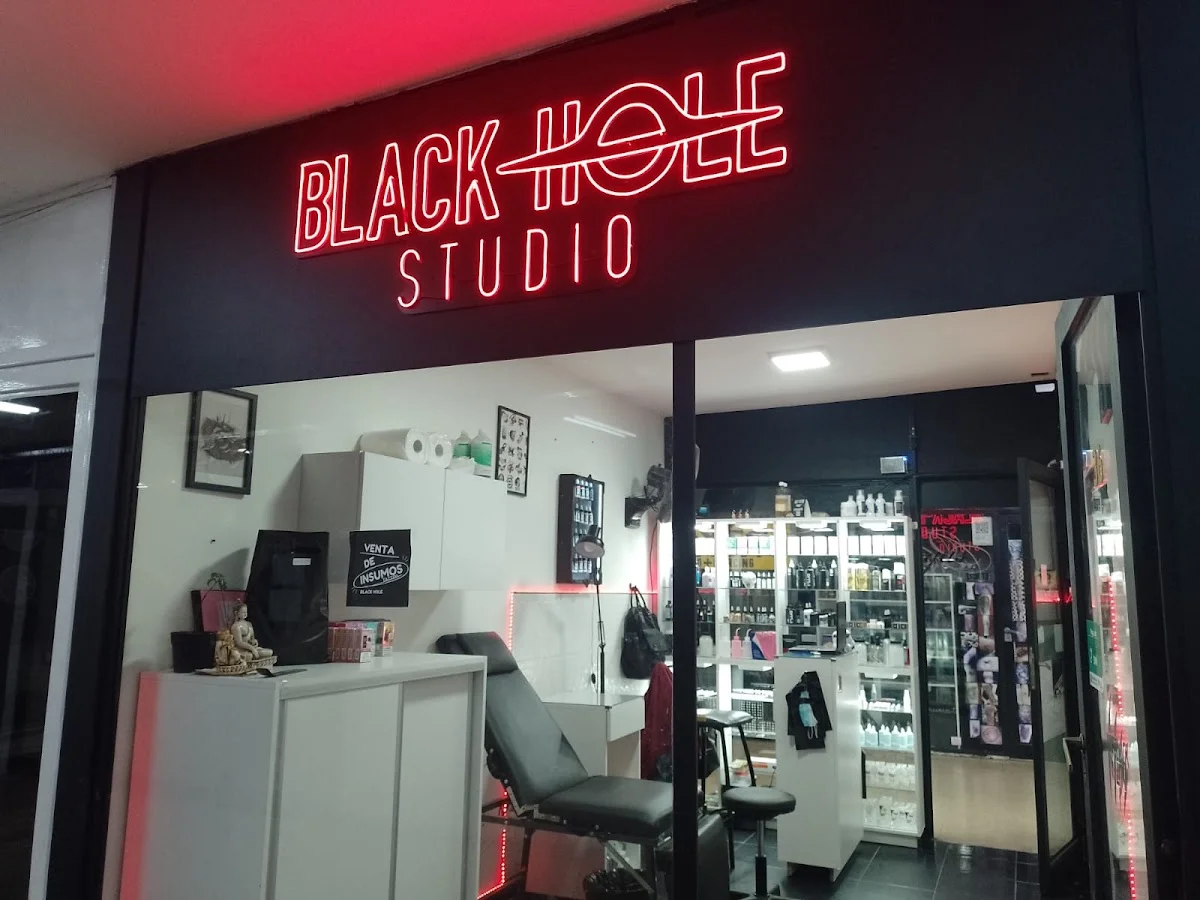 Black Hole Insumos Tattoo tattoo shop in La Plata