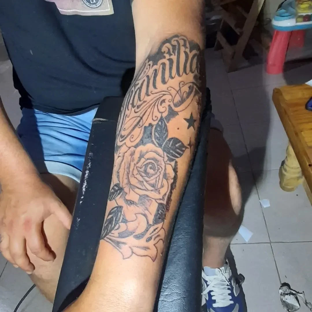 L.v tattoo tattoo shop in Quilmes