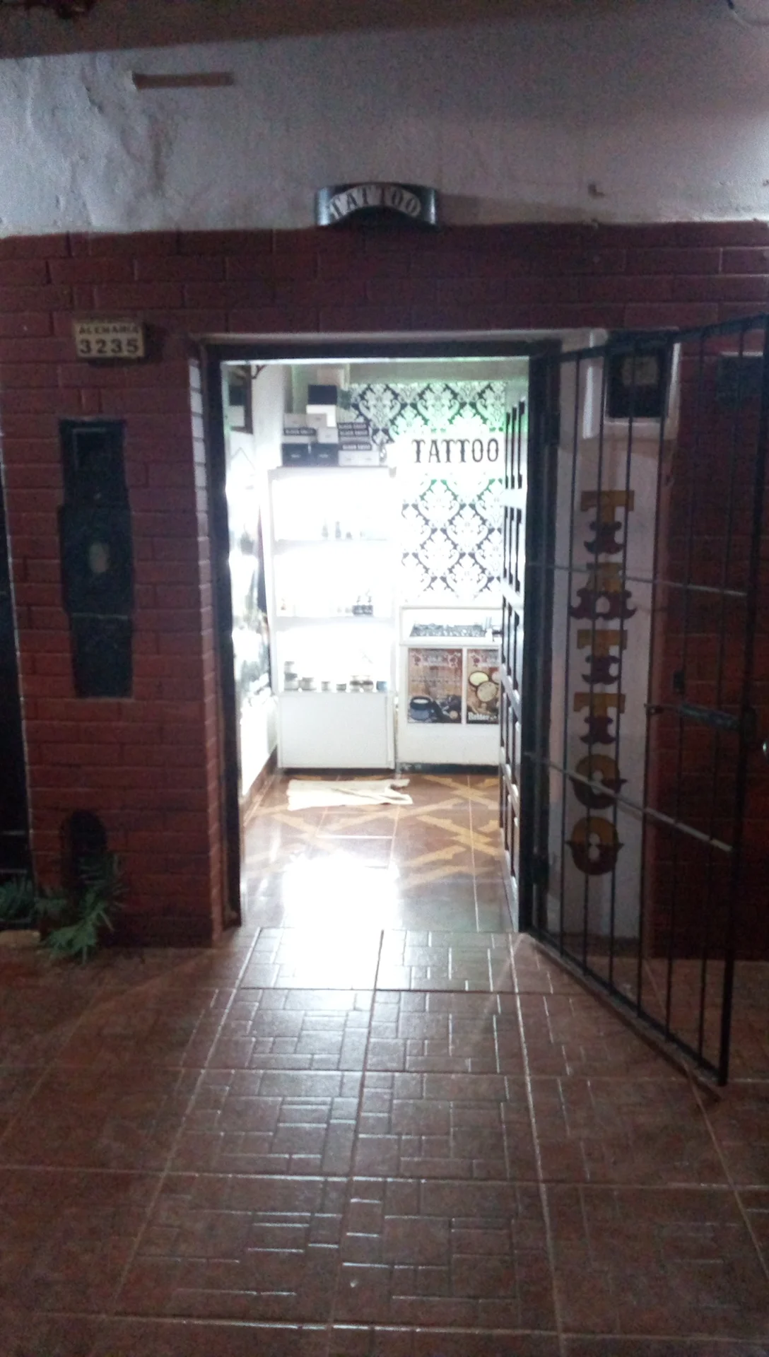 Buffon Tattoo tattoo shop in Posadas