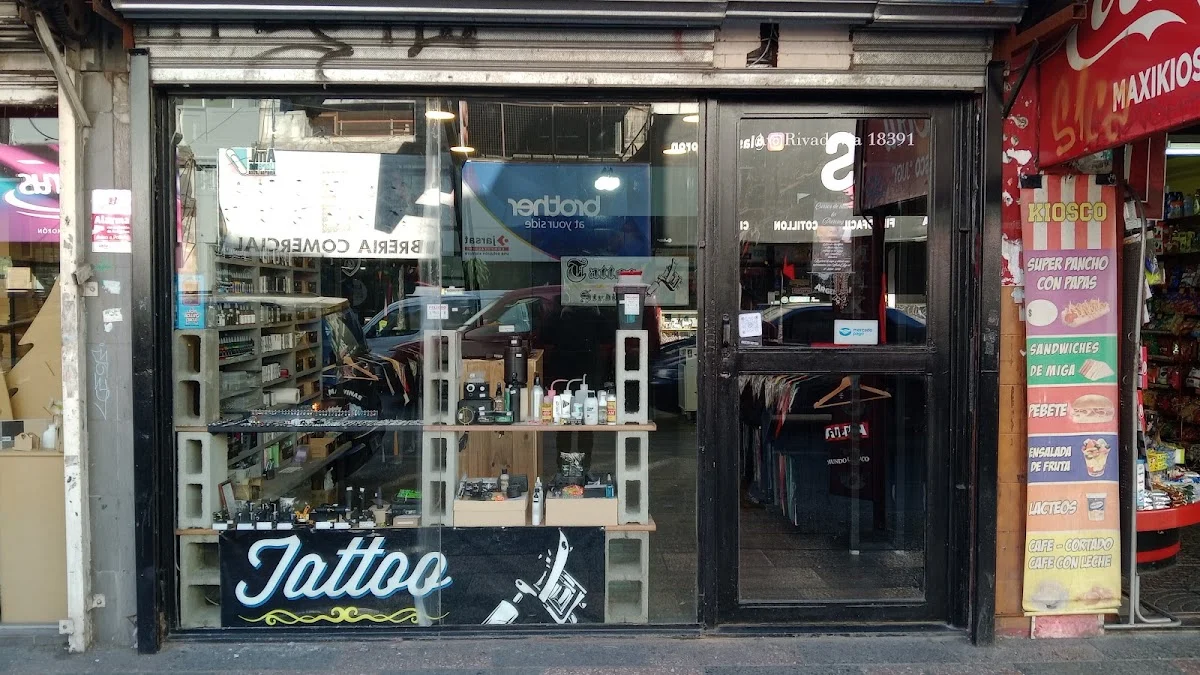 La Cueva ink tattoo shop in Moron