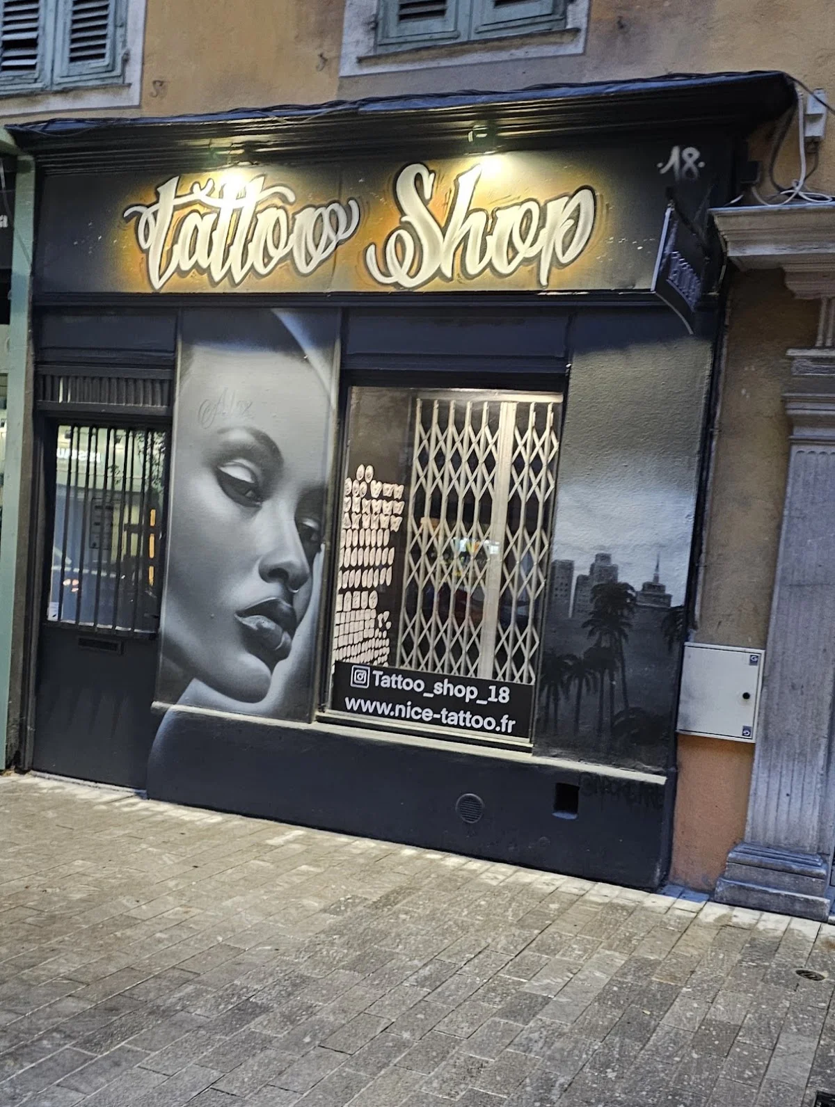 TATTOO SHOP 18 photo