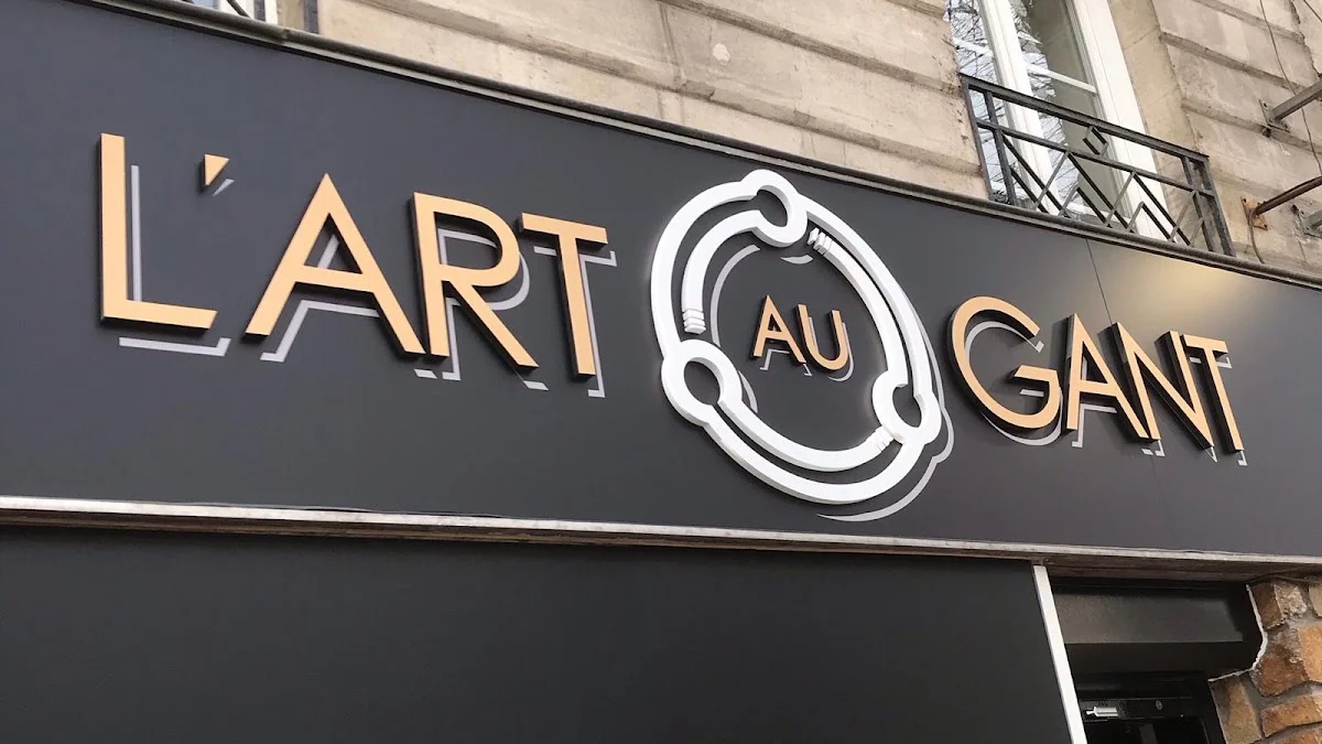 L' Art au Gant Tattoo Piercing shop photo