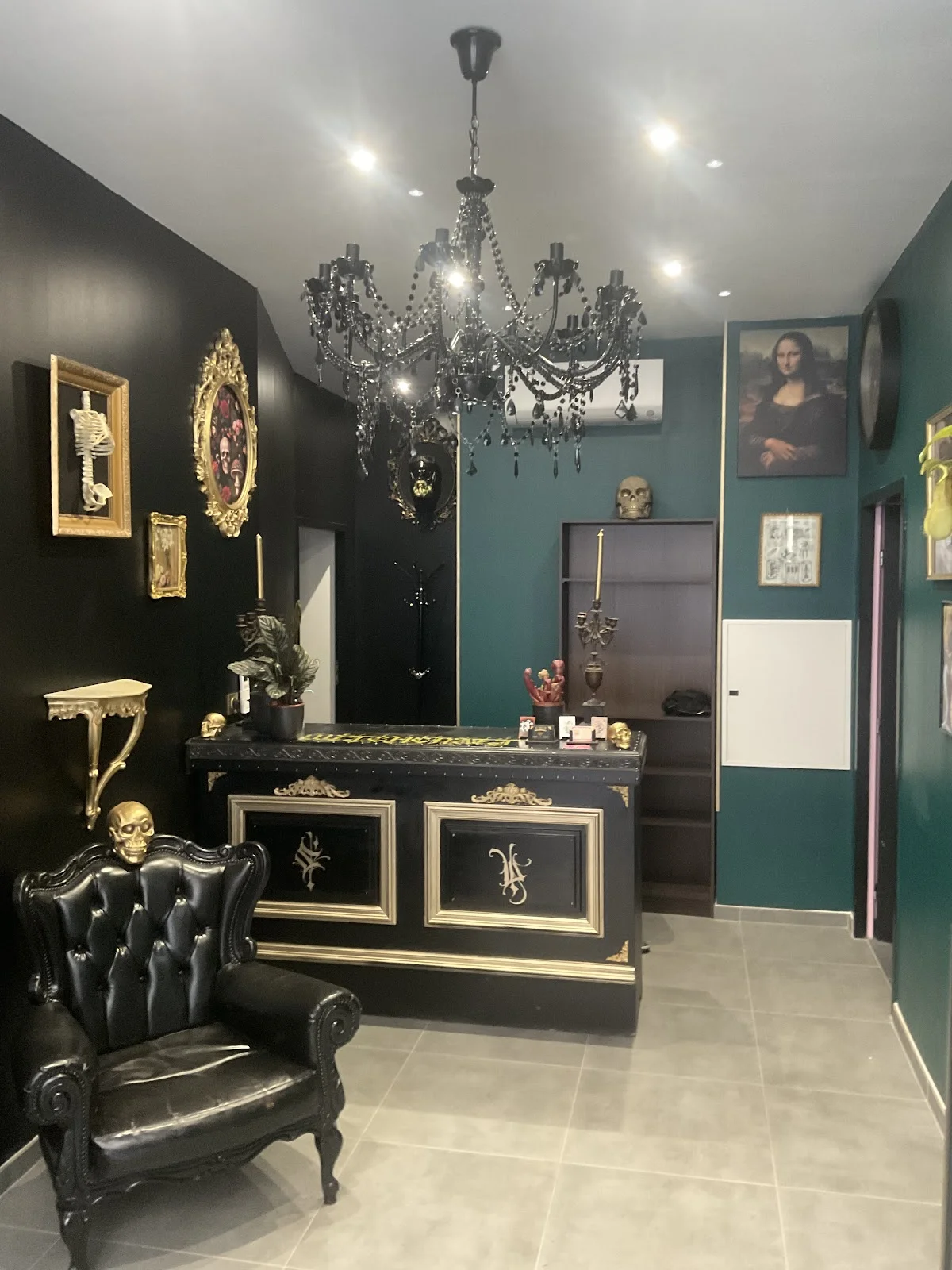 STUDIO WITCHCRAFT - GALERIE ET TATTOO SANS RENDEZ-VOUS photo
