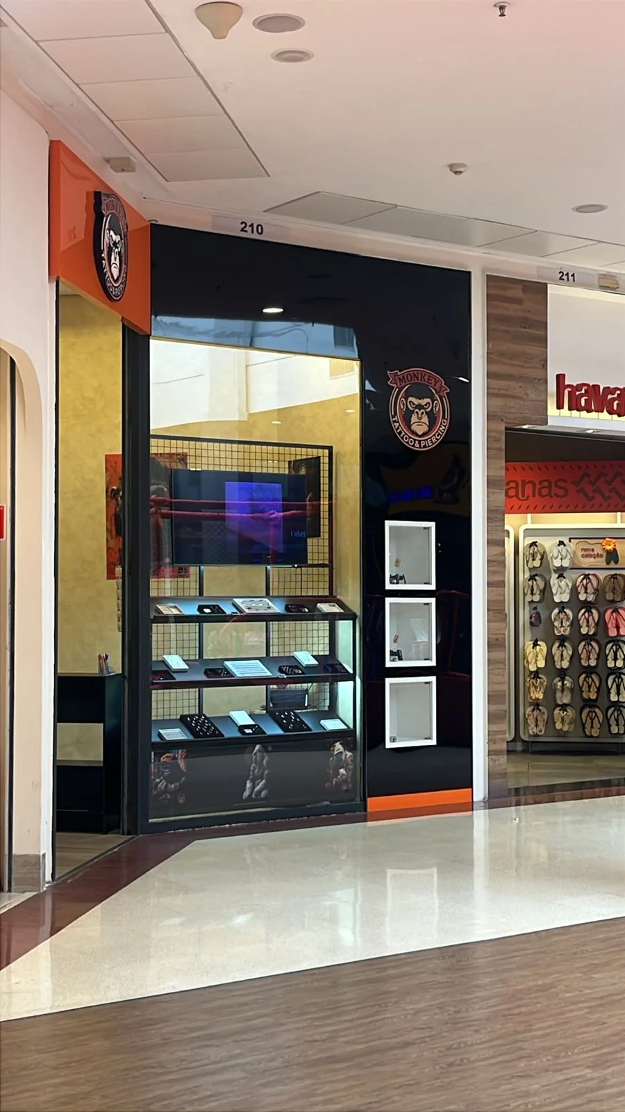 Monkey tattoo & piercing SBC tattoo shop in Sao Bernardo do Campo, SP