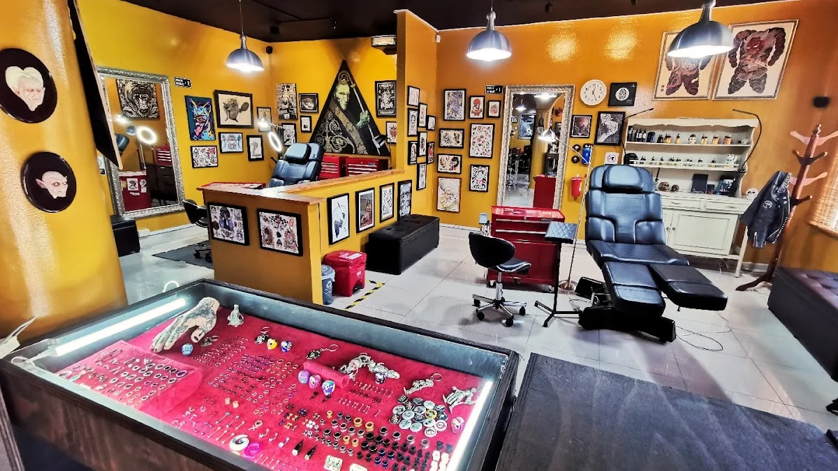 Flash Black Tattoo Studio photo