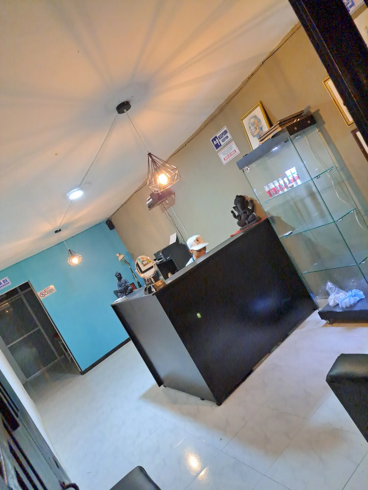 VALHALLA BODY ART TATTOO STUDIO tattoo shop in Cali
