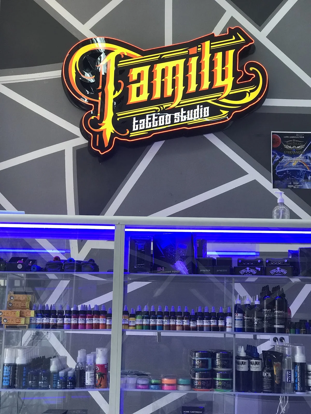 FAMILY TATTOO STUDIO tattoo shop in Cúcuta