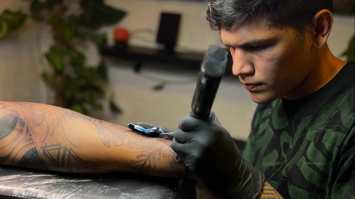 Alejandro Guzmán tattoo tattoo shop in Ibagué