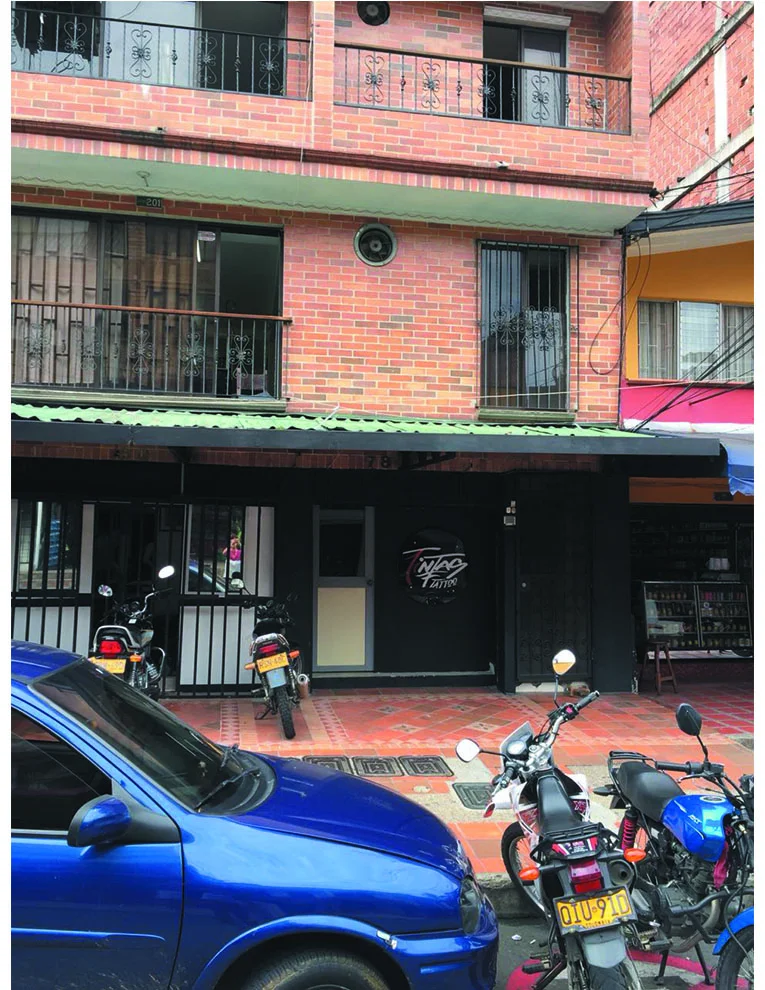 Once Tintas Tattoo tattoo shop in Itagüí