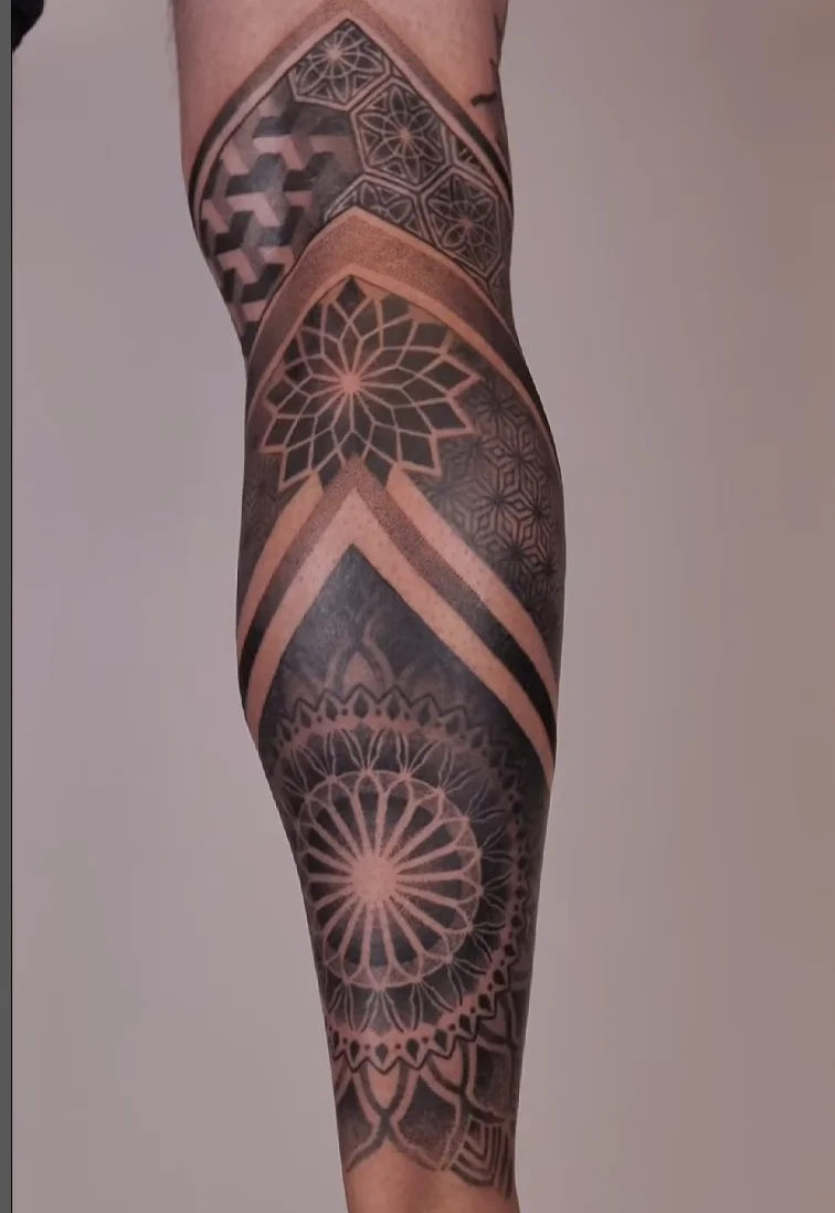 Golden Geometry Tattoo Stuttgart tattoo shop in Stuttgart, BW