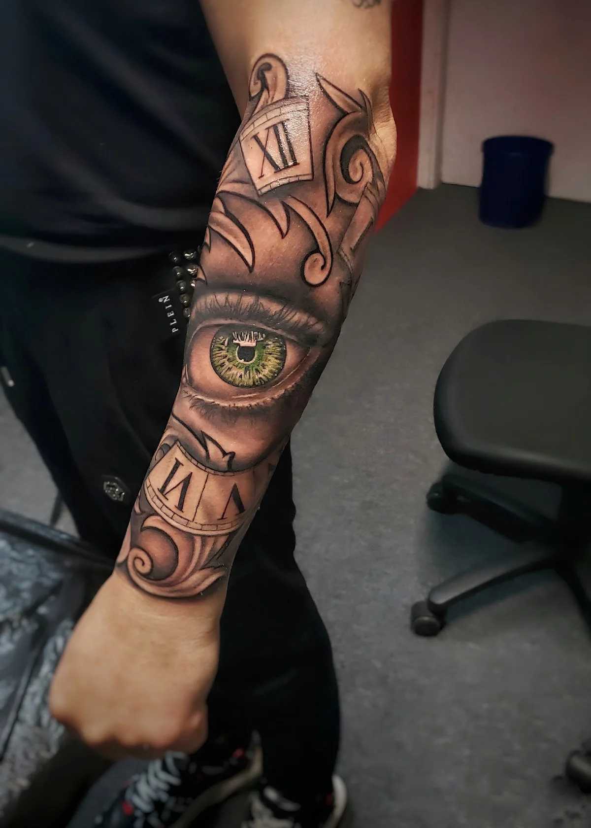 Tattoo & Piercing Studio NinaDeRojo tattoo shop in Dresden, SN