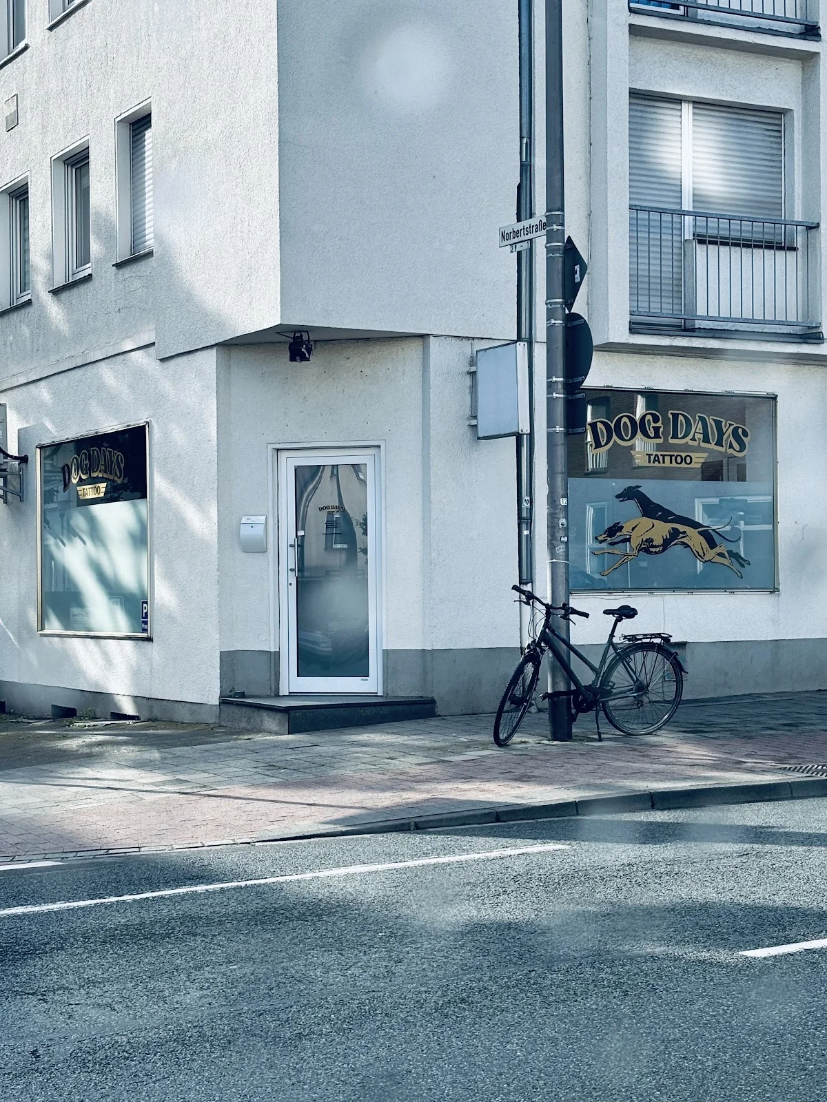 Dog Days Tattoo tattoo shop in Muenster, NRW