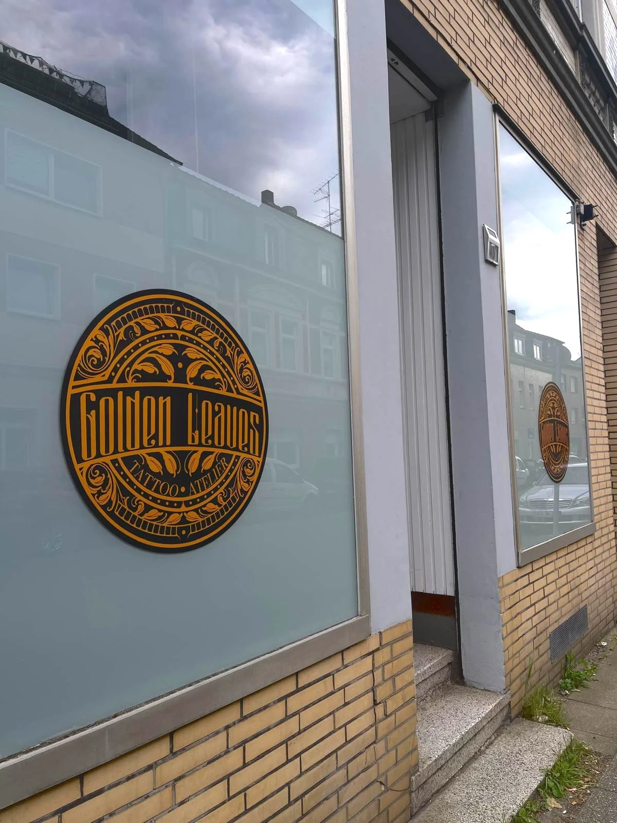 Golden Leaves Tattoo Atelier tattoo shop in Oberhausen, NRW