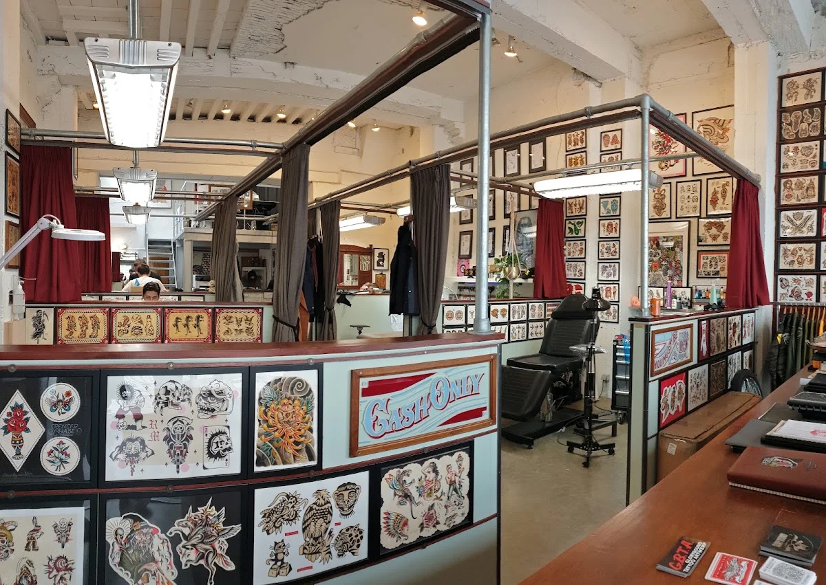 Glorybound Tattoo! tattoo shop in Antwerpen