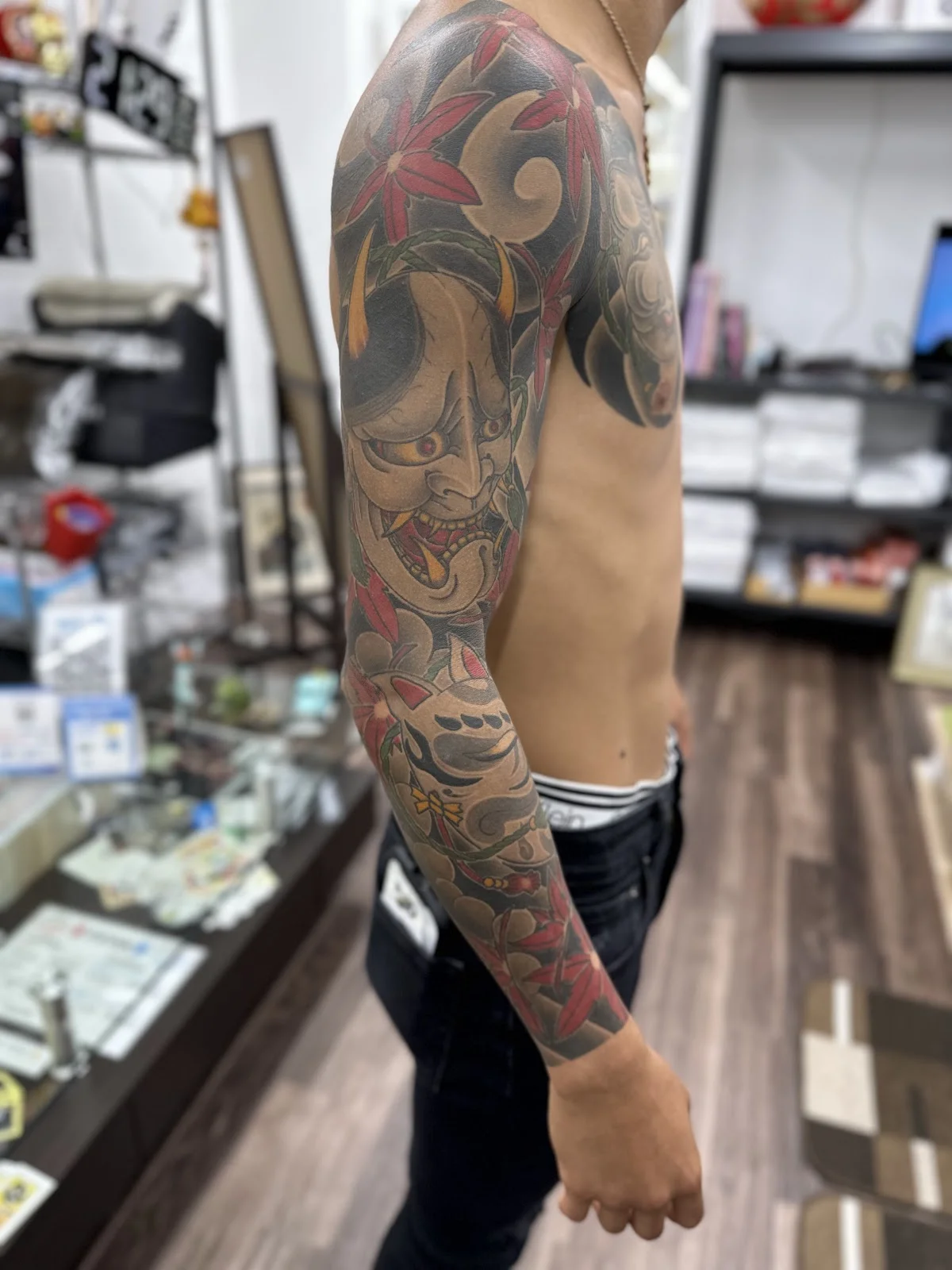 TATTOO 刺青 彫屋参代目 tattoo shop in Kobe