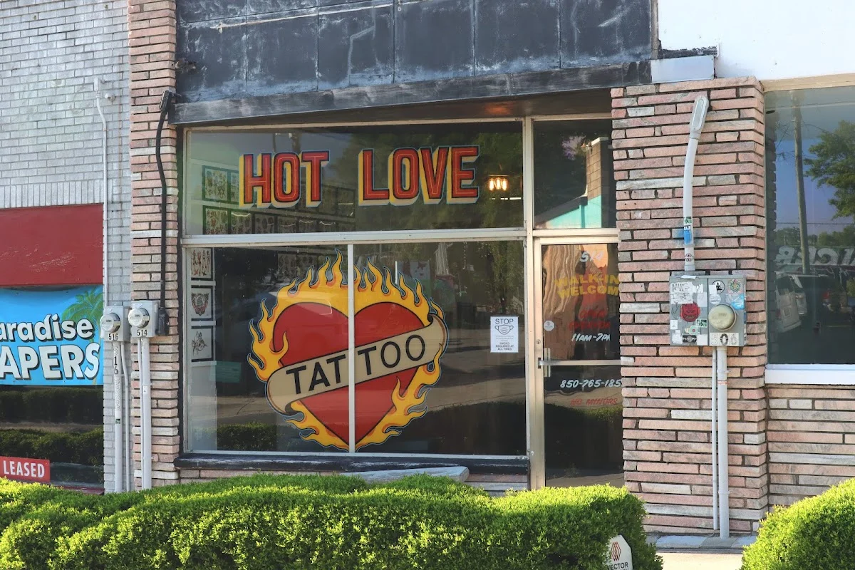 Hot Love Tattoo photo