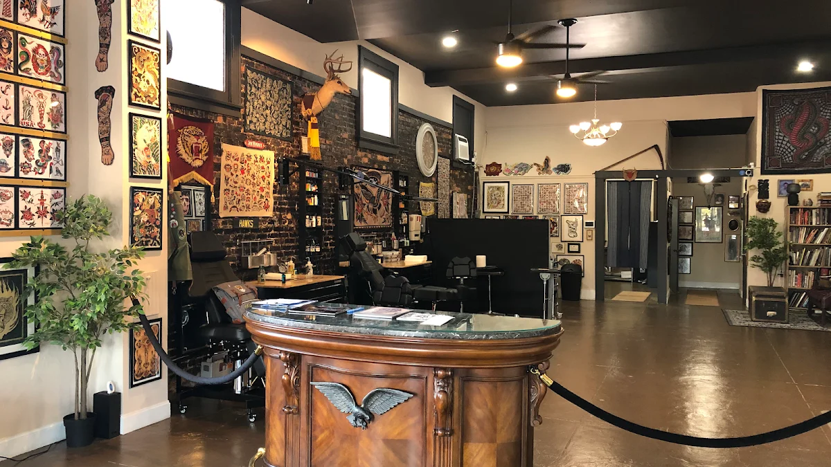 HAWKS ELECTRIC TATTOOS tattoo shop in Tampa, FL