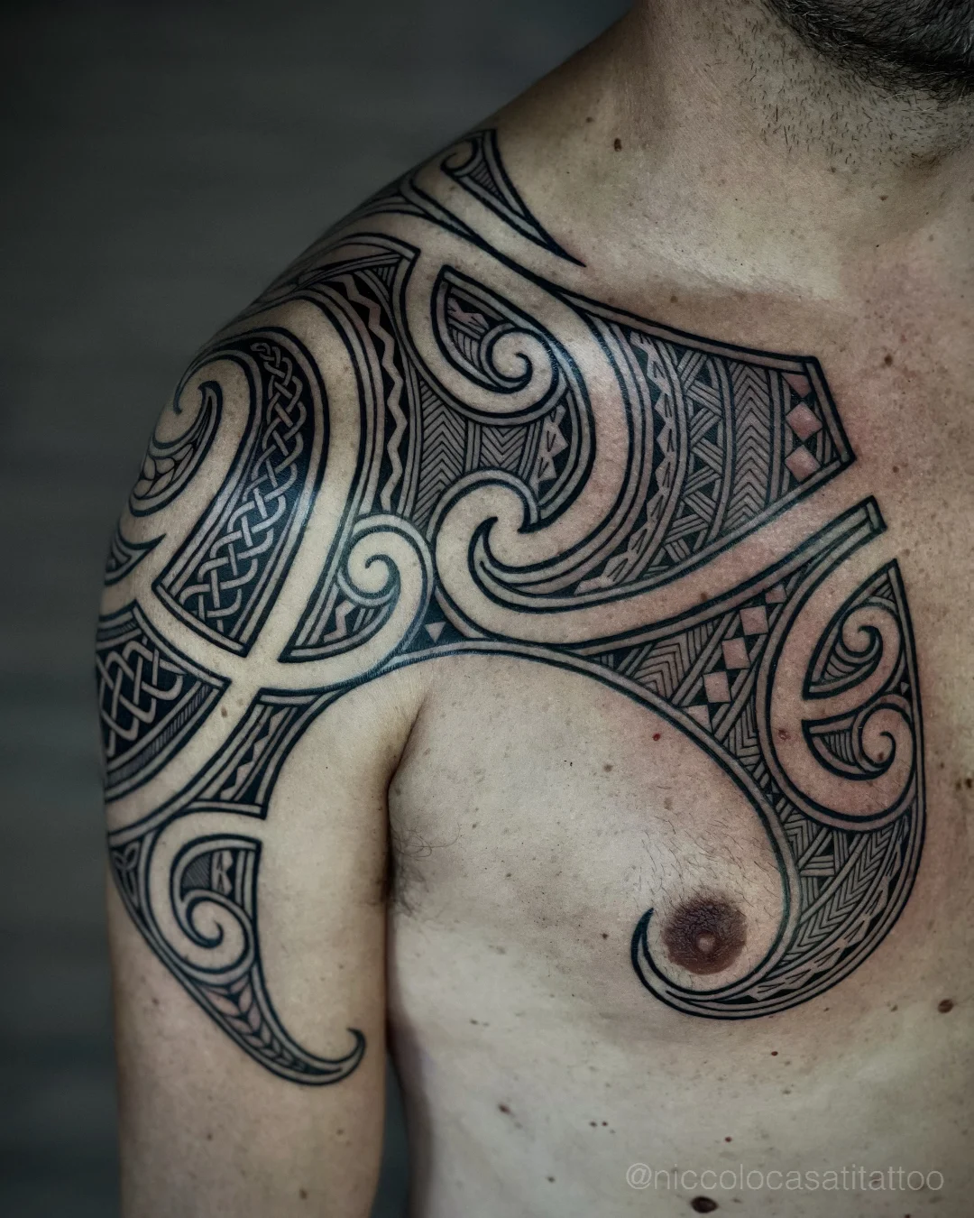 Polynesian & Tribal tattoos Niccolò Casati tattoo shop in Eindhoven