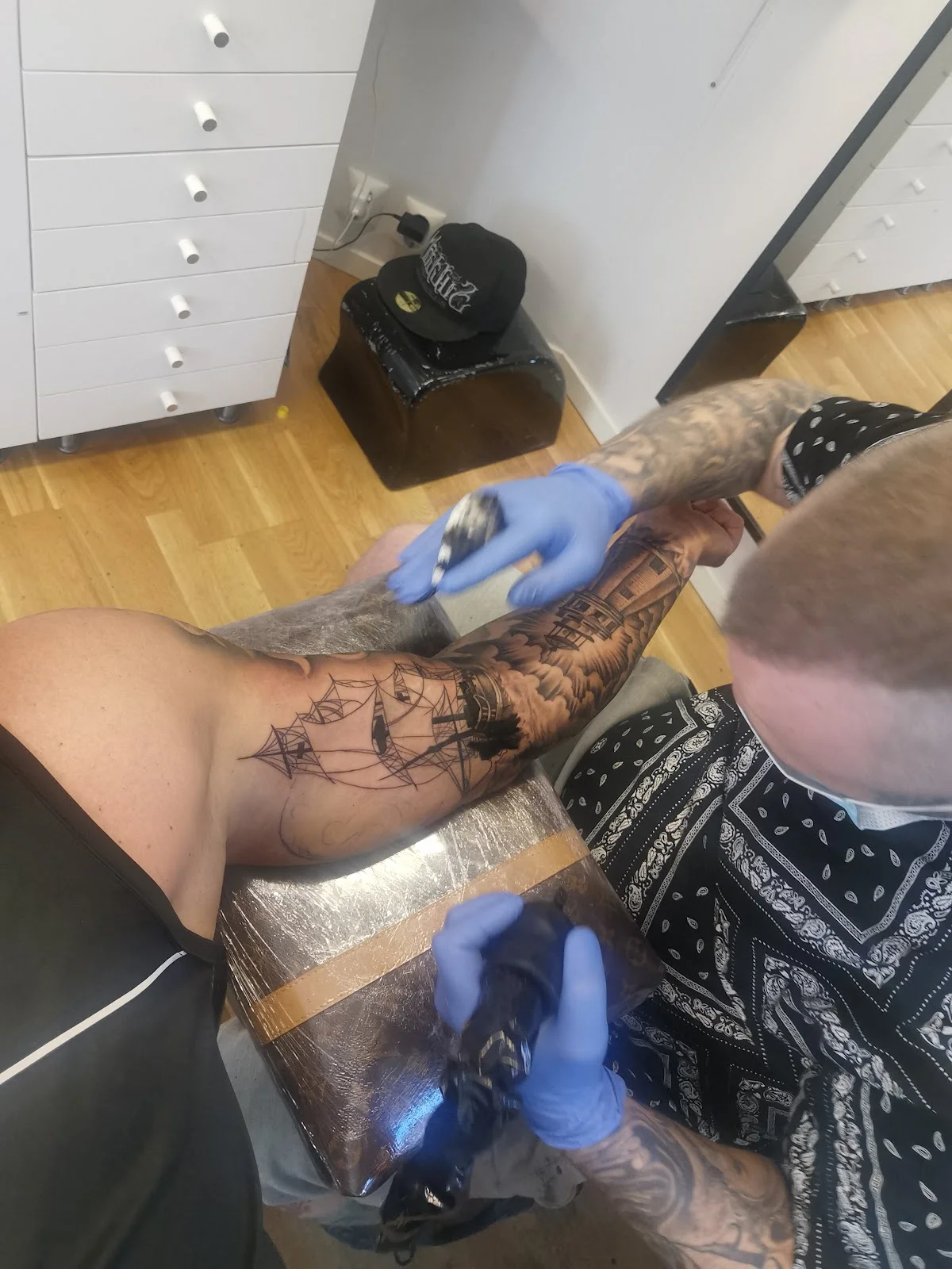 Hell Valley Tattoo Bergen tattoo shop in Bergen
