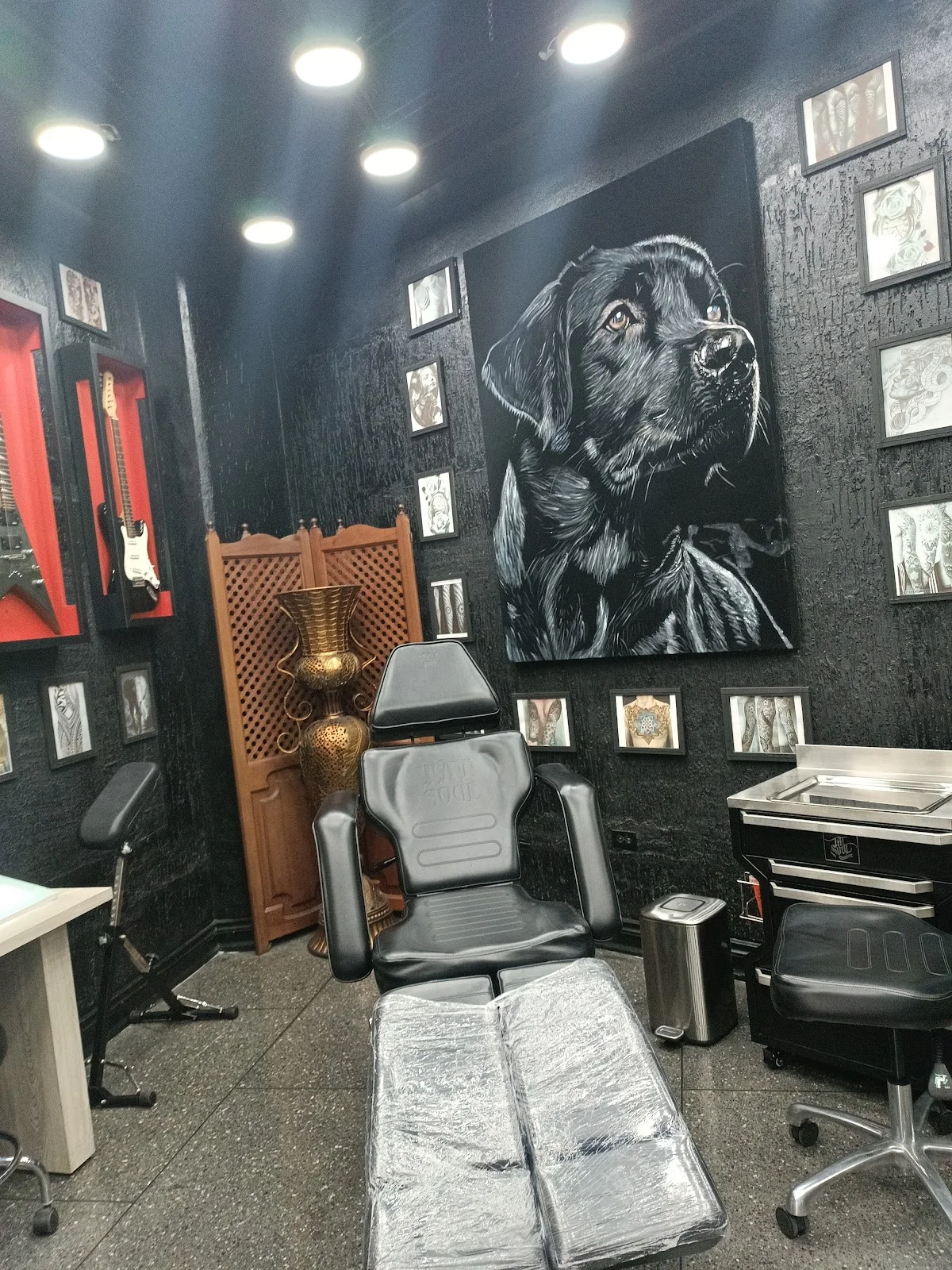 Anaidtattoo & Bodypiercing tattoo shop in Caracas