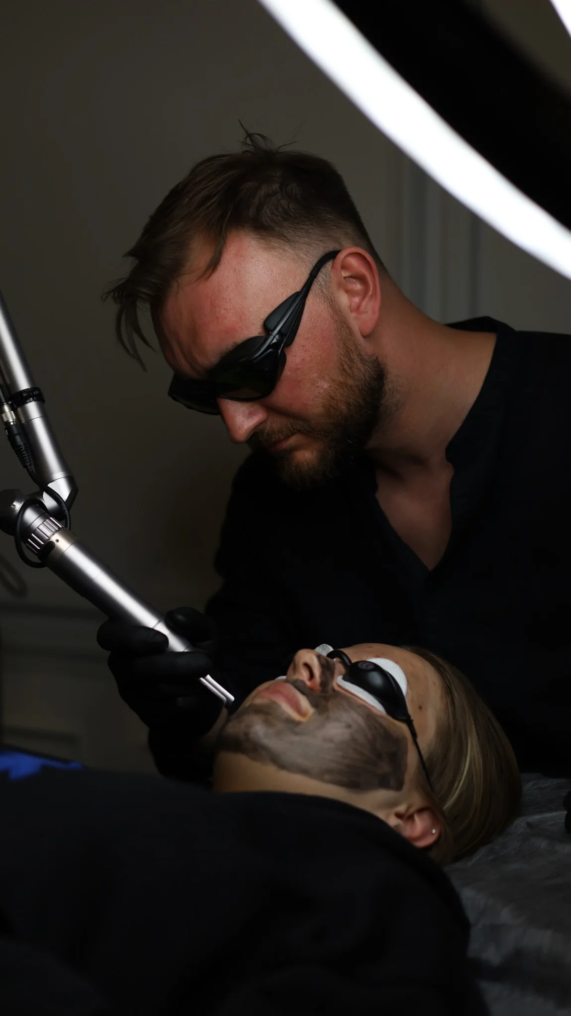 Momenty Tattoo & Piercing & Usuwanie Tatuażu | Wrocław tattoo shop in Wroclaw