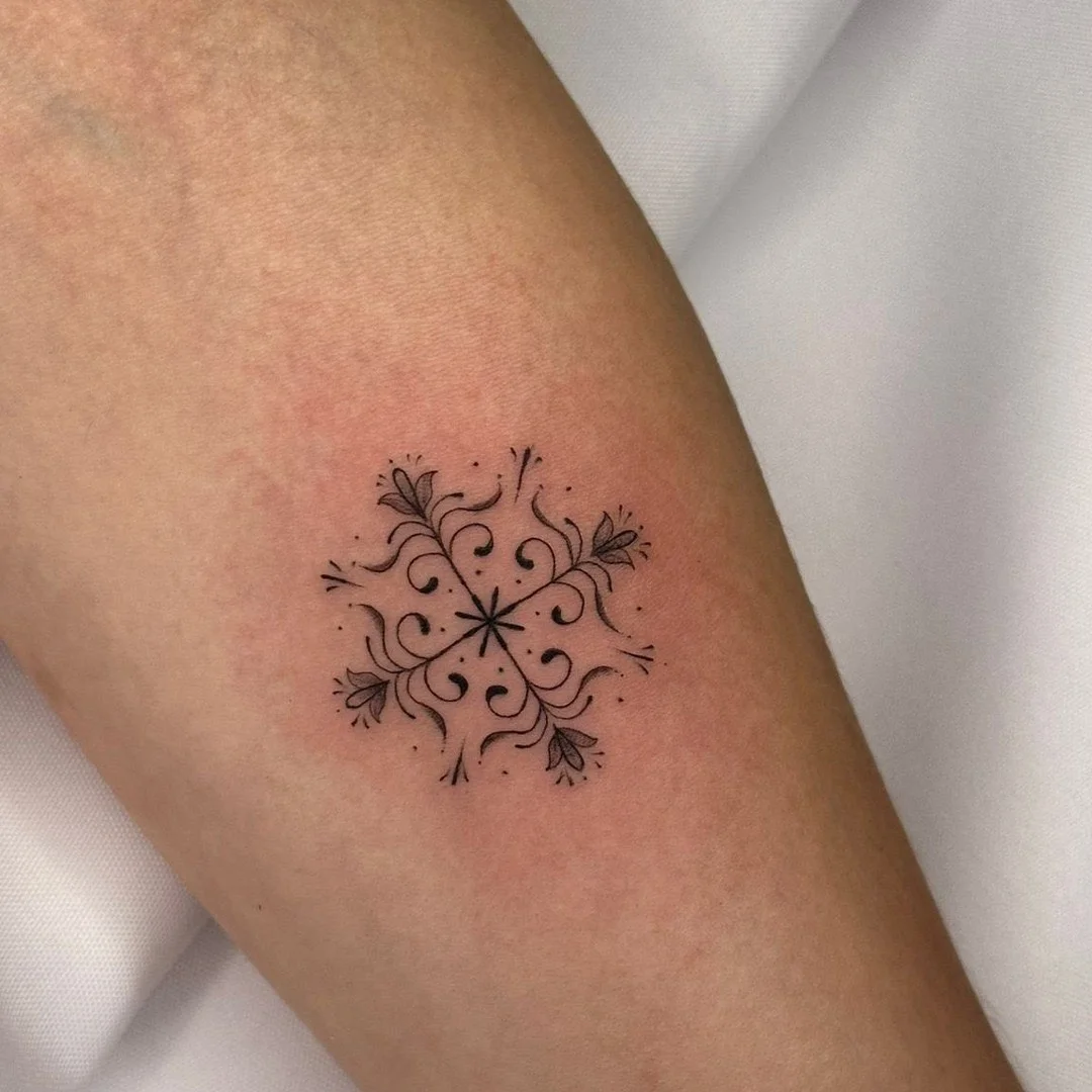 Tattoo at Gi Bianco Tattoo Porto | Fineline & Delicate