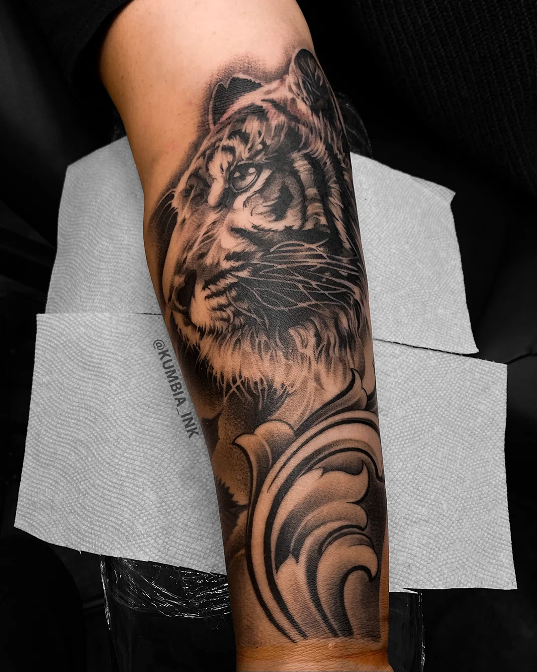 Work ethic tattoo studio photo