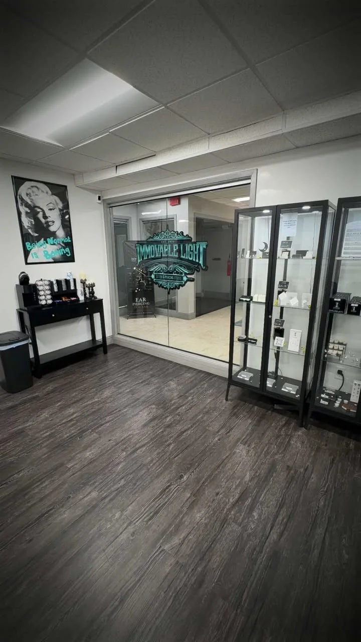 Immovable Light Tattoo & Piercing Studio photo