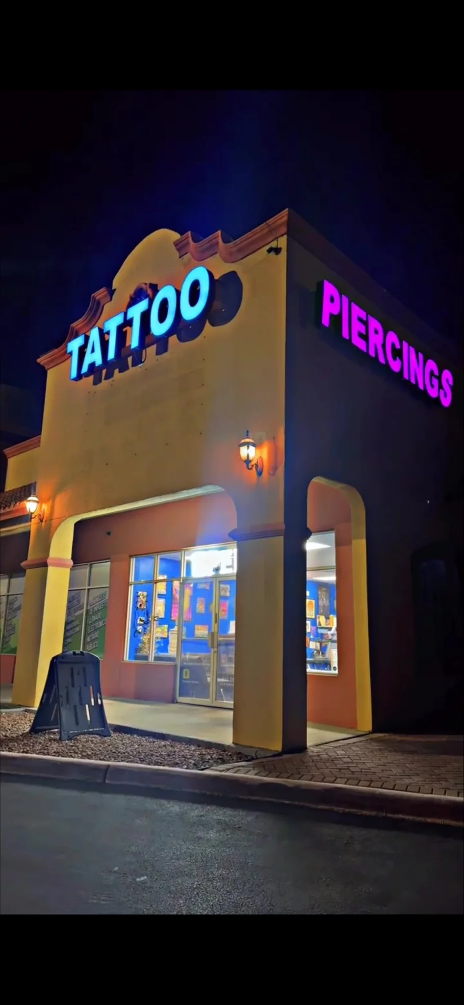 R&R tattoo and piercing studio tattoo shop in El Paso, TX