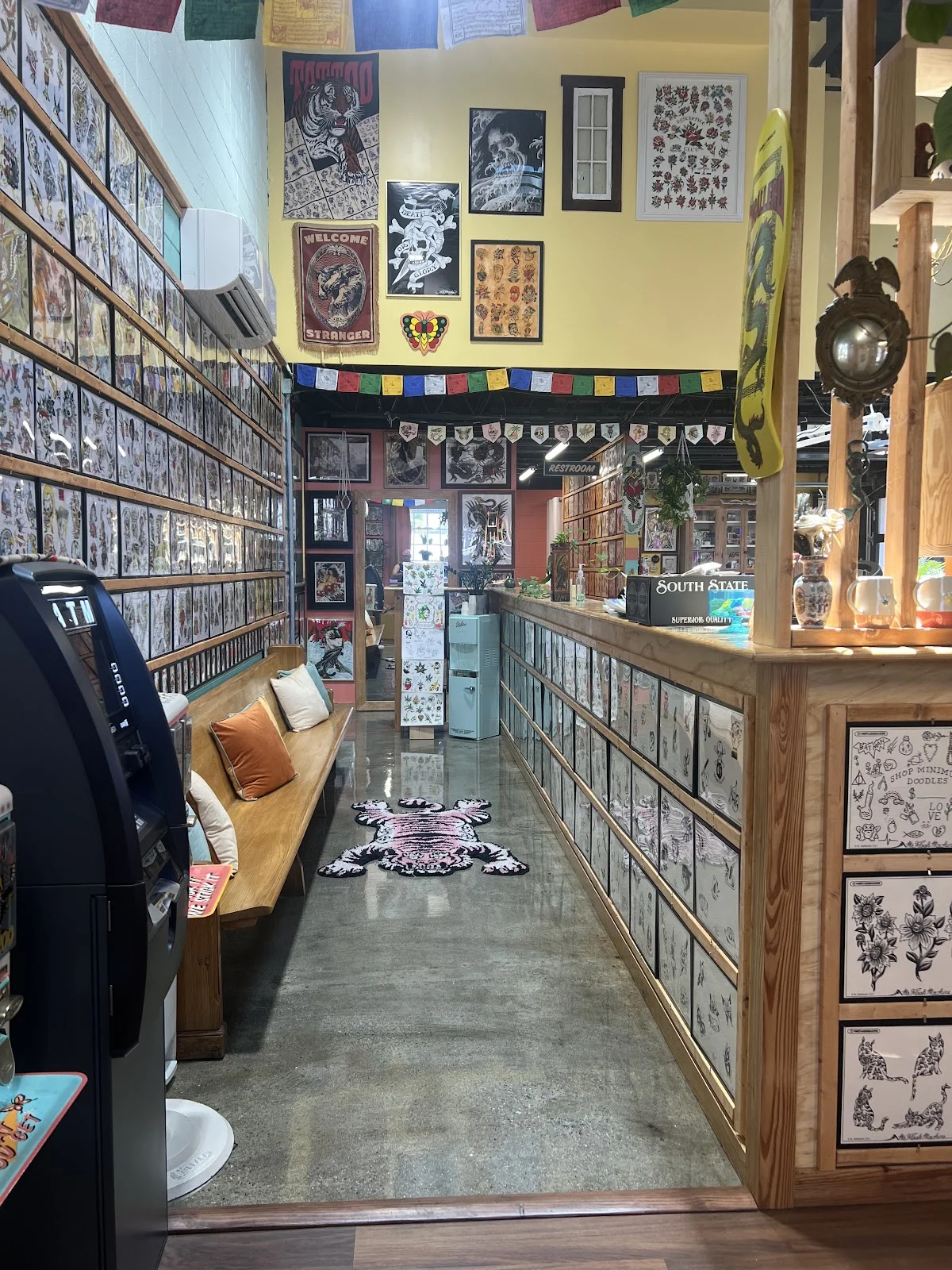 Rose Tattoo Club photo