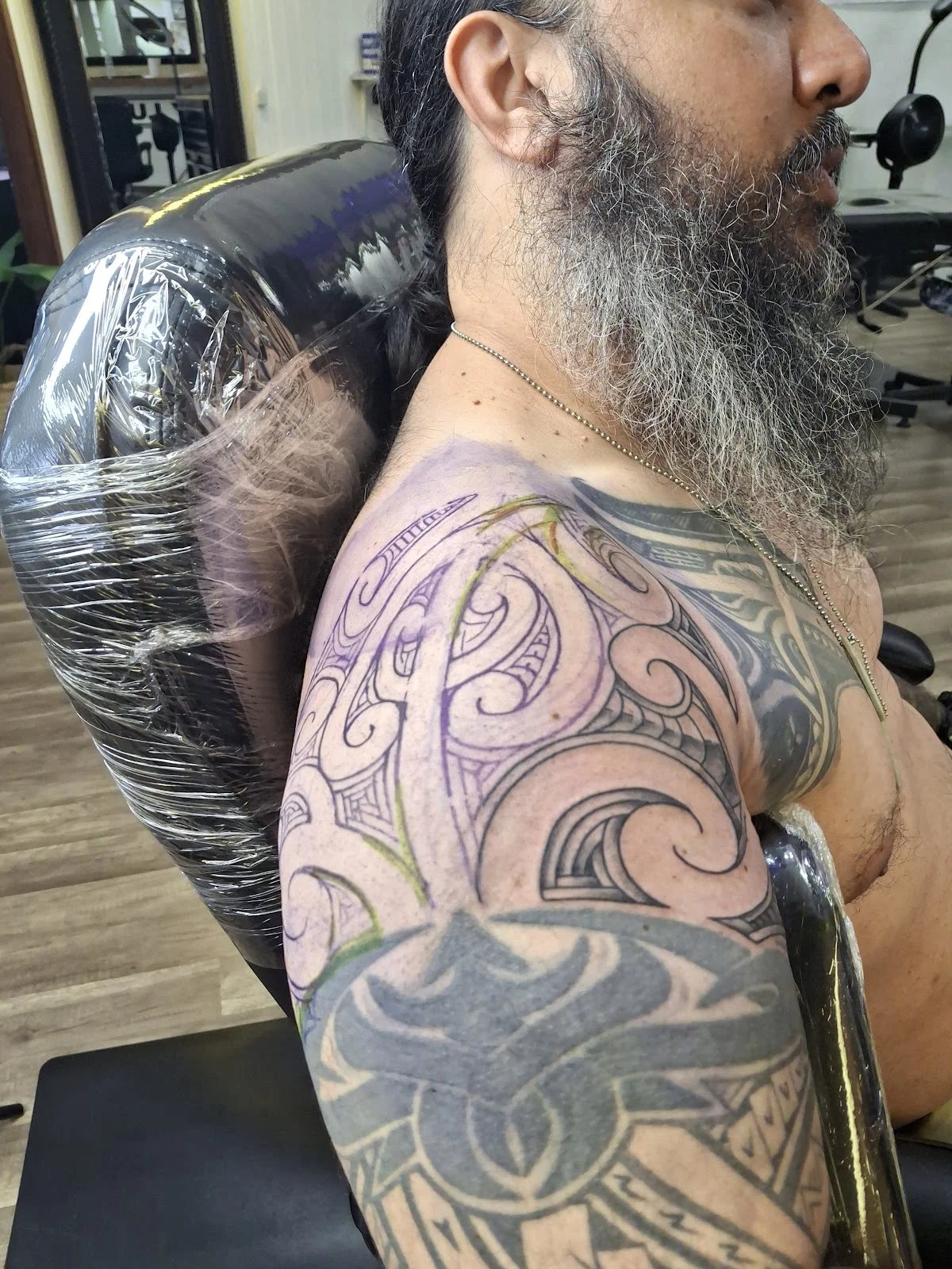 Lady Luck Tattoo & Body Piercing tattoo shop in Kailua, HI