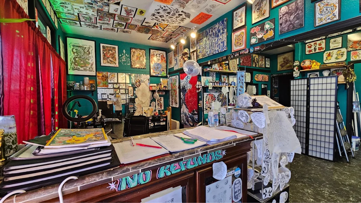 Coral City Tattoo tattoo shop in Honolulu, HI
