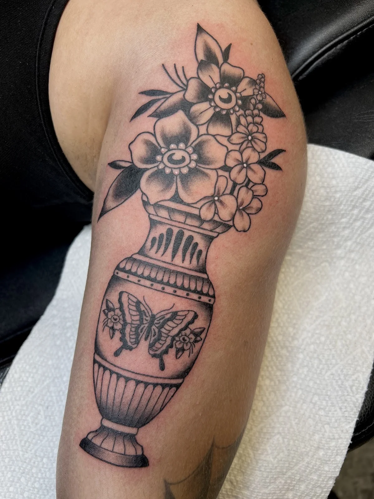 Ruckus Rose Tattoo tattoo shop in Waterloo, IA