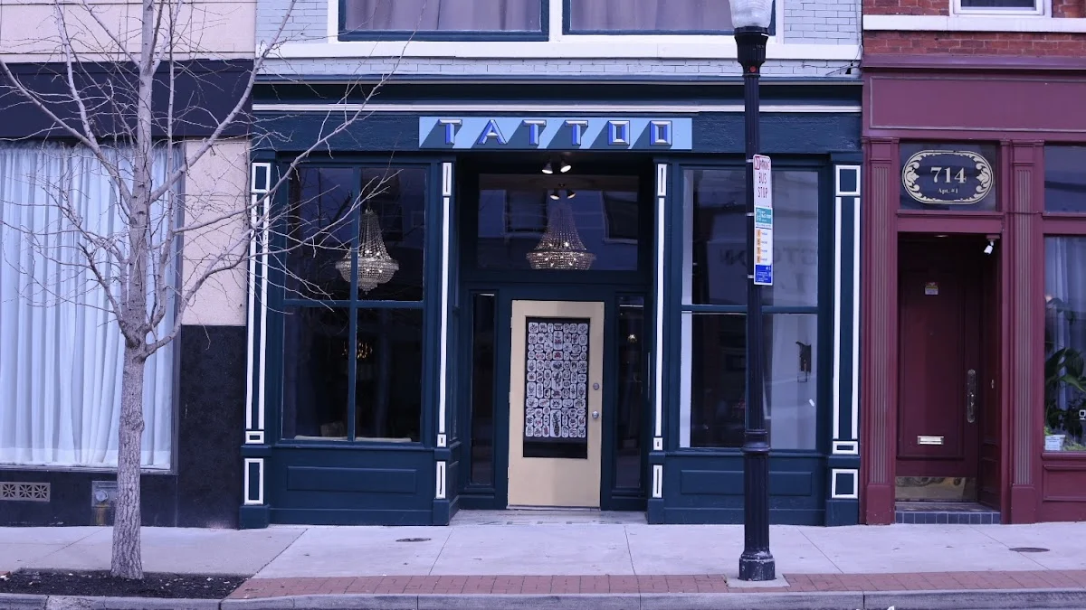 Invisible Hand Tattoo tattoo shop in Covington, KY