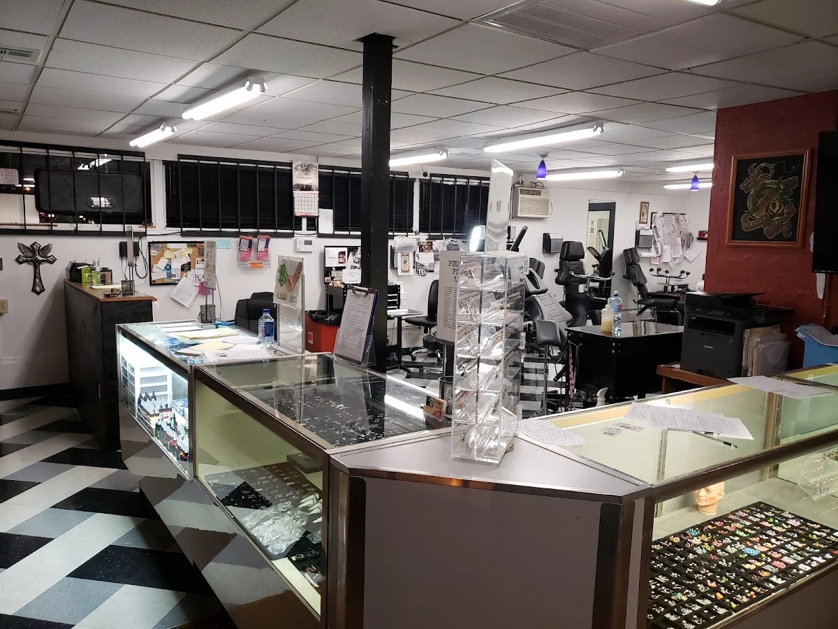 Ink Slingers tattoo shop in Springfield, MO