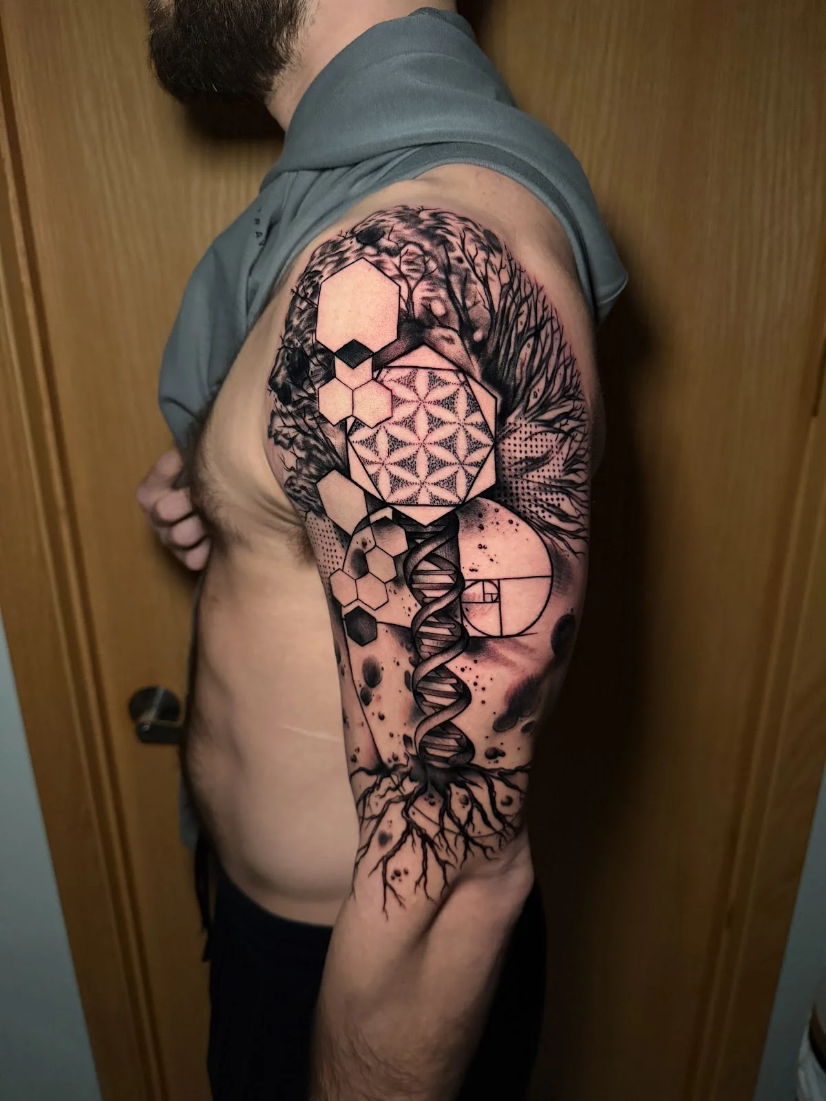 London Rose Tattoo (Walk-Ins Welcome) tattoo shop in Blaine, MN