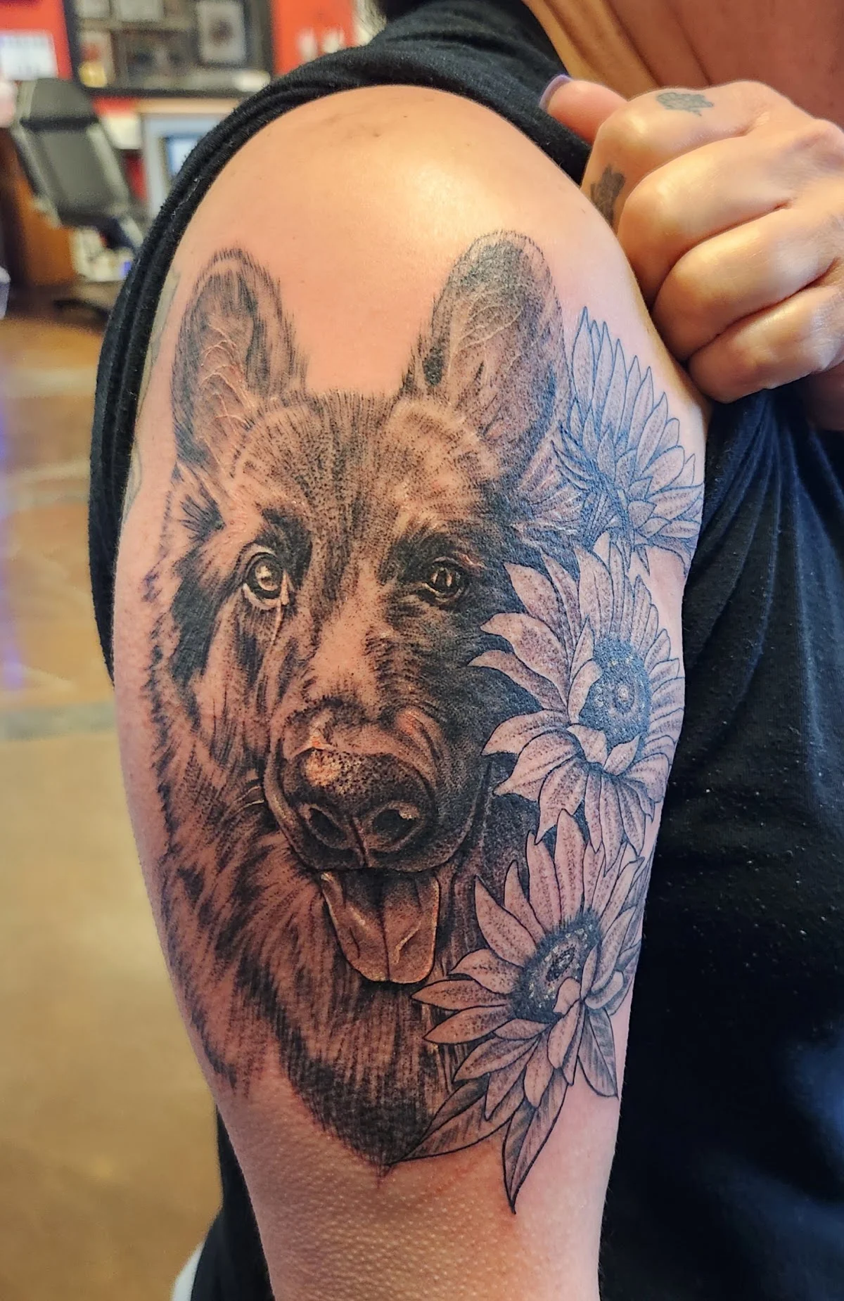 Redlight Tattoo photo