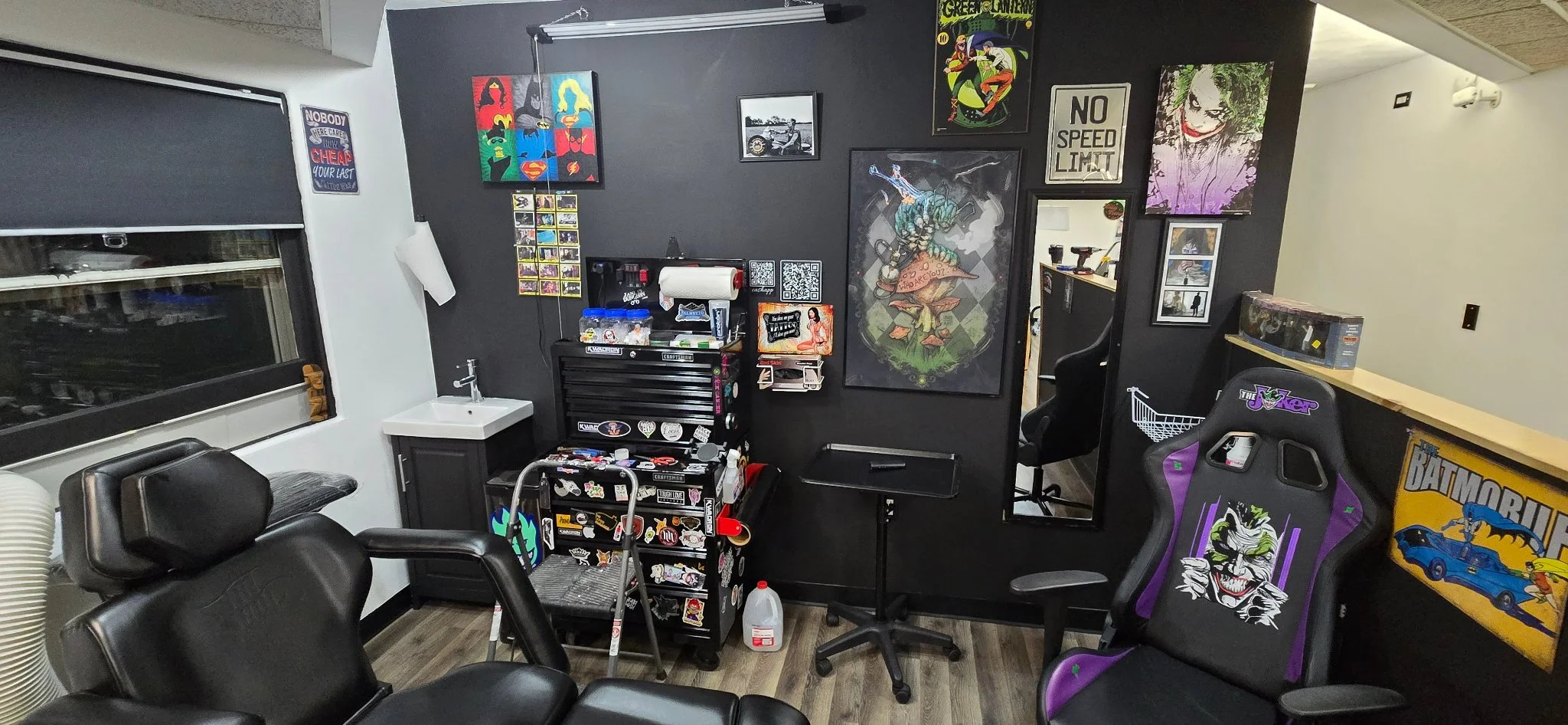 Hole in the Head Tattoos photo
